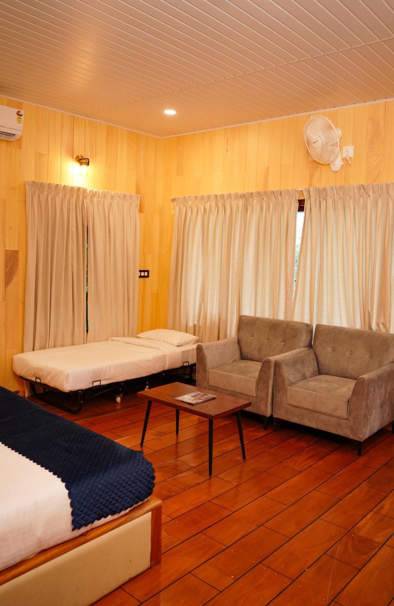 Space Rock Resort Kalpatta Extérieur photo